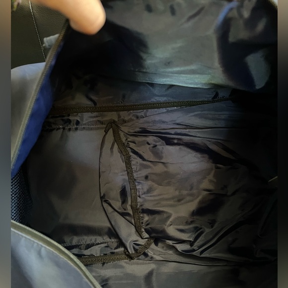 Herschel Supply Co. Novel Duffel Studio Navy Blue EUC - Picture 9 of 12